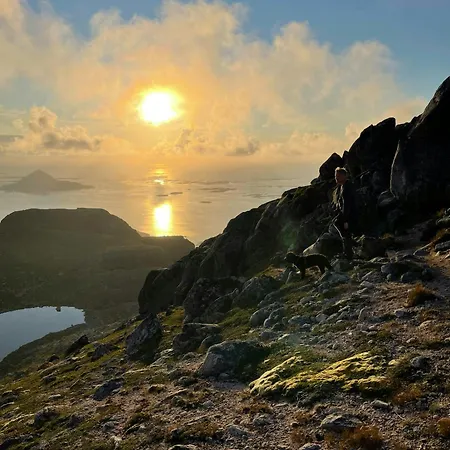 Near Svartisen With Midnight Sun Feriehus